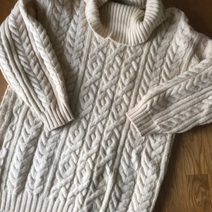 Super warm jumper - Principles is a famous knitwear UK brand. This wool jumper won’t let you down in the most freezing days of winter! 100% wool