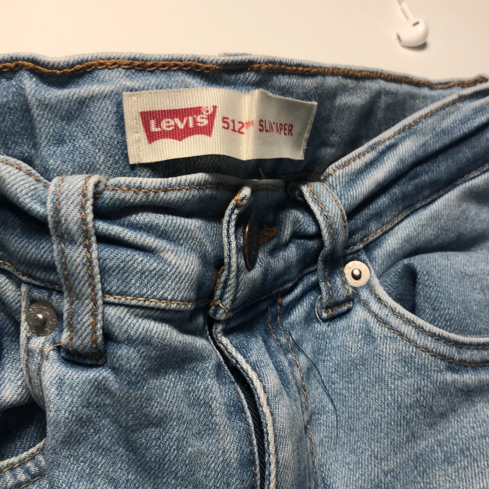 Levis 512 slim taper . Jeans & Byxor.