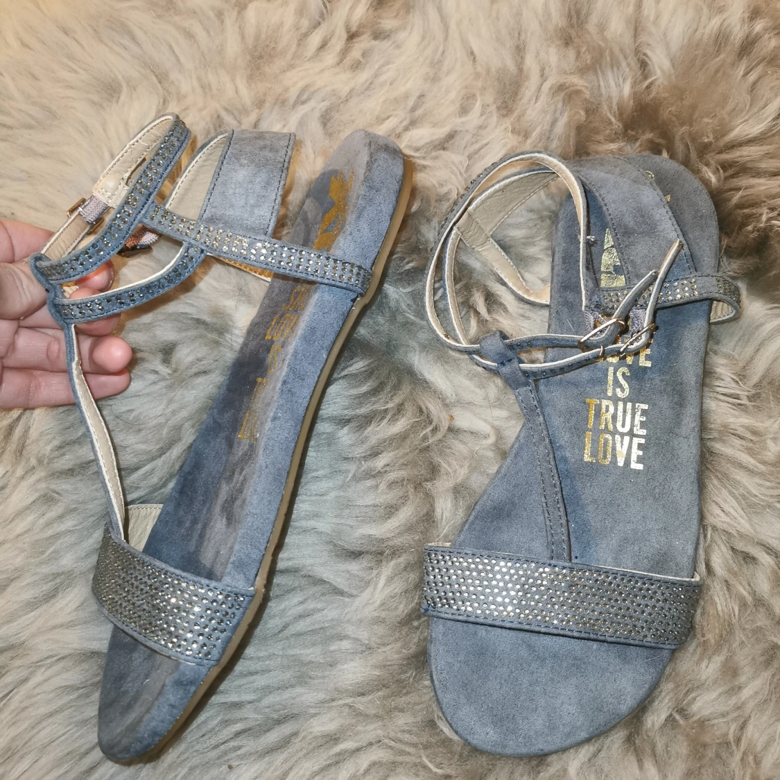 Xti sandaler, gråa med fake diamanter på - 90