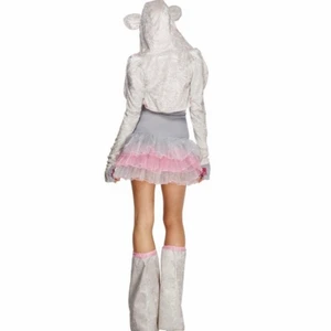 Halloween dräkt - En utklädnad till halloween! En mus maskeraddräkt, och den är oanvänd, bara öppnad ur förpackningen! Därav har jag inga egna bilder med den på, men fråga mig om ni vill ha fler bilder 🎀