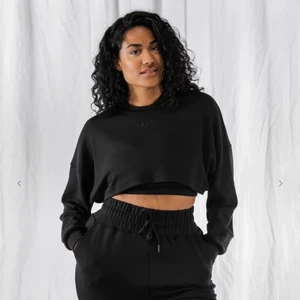 NY TRÄNINGSTRÖJA - TRÄNINGSTRÖJA passar till vardags och träning, världens skönaste material