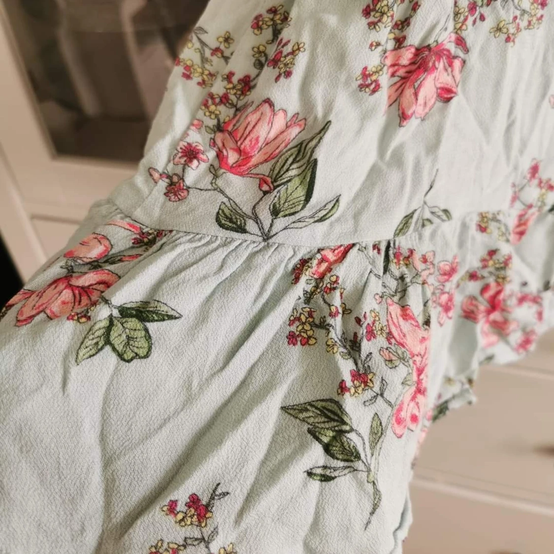 Cold shoulder klänning - 91