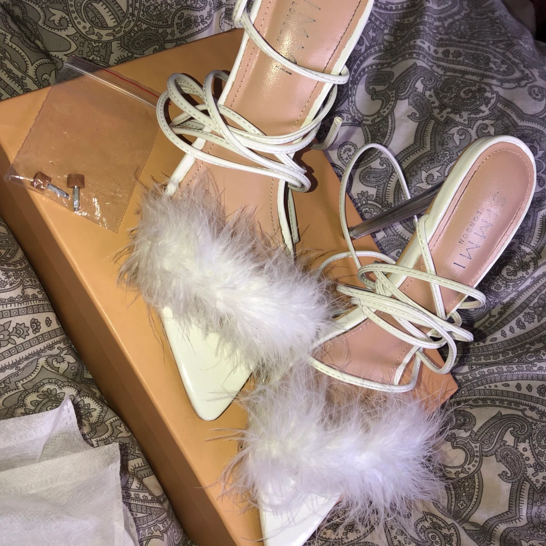 Fluffiga klackskor  - 90