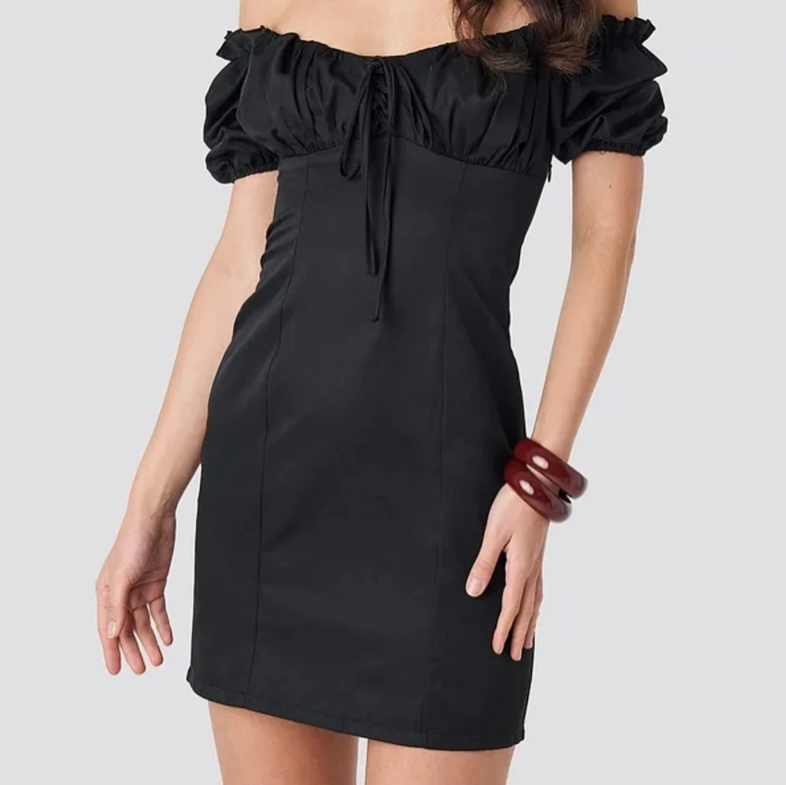 Klänning nakd (lapp kvar)