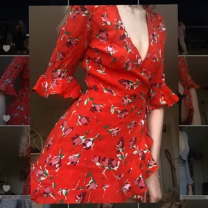 Klänning / romper XS-S - Galet fin sommarklänning/romper. Har två ”ben” så mindre risk för accidental flashing 🙌🏼 Älskar men tyvärr lite lite för kort för mig, är 176 cm. 