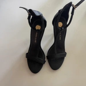 Sandaler - Helt nya sandaler från river Island. använda en gång. 