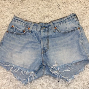 Levis shorts - Jättefina Levis shorts säljs då de är för små💗