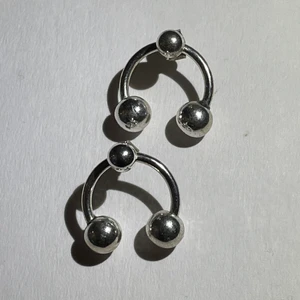 Örhängen med kulor - Silverfärgade örhängen 