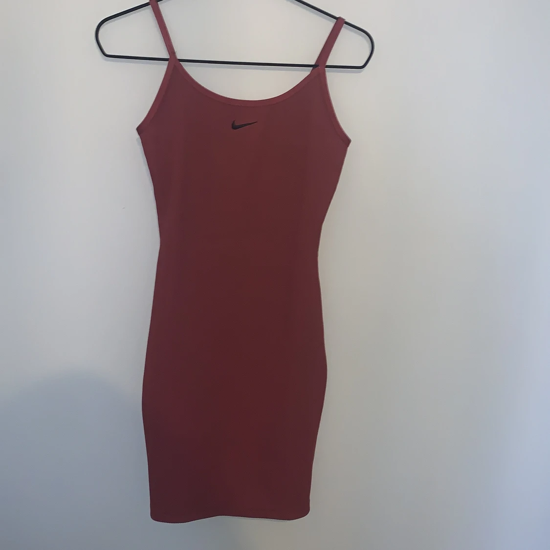 Röd Nike klänning  - 90