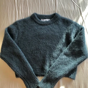 Zara stickad tröja - Stickad tröja från Zara! Endast testad! Slut på hemsidan, Orginal pris 299kr