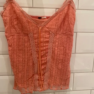 Rosa linne - Gulligt rosa linne i lite korset style