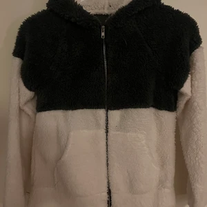 Tröja fleece  - Skön tröja! Skriv för mer info❤️ köparen står för frakten!!