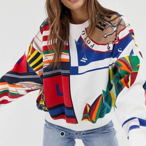 Ralph lauren sweatshirt  - Sjukt ball Ralph lauren sweatshirt med nice färger!!!! Jättebra skick och nypris är ca 2000 kr 🦋✨