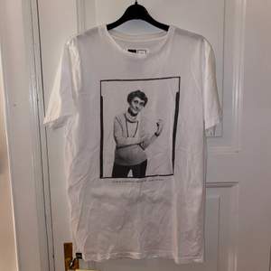 Gullig T-shirt med Astrid Lindgren på från dedicated