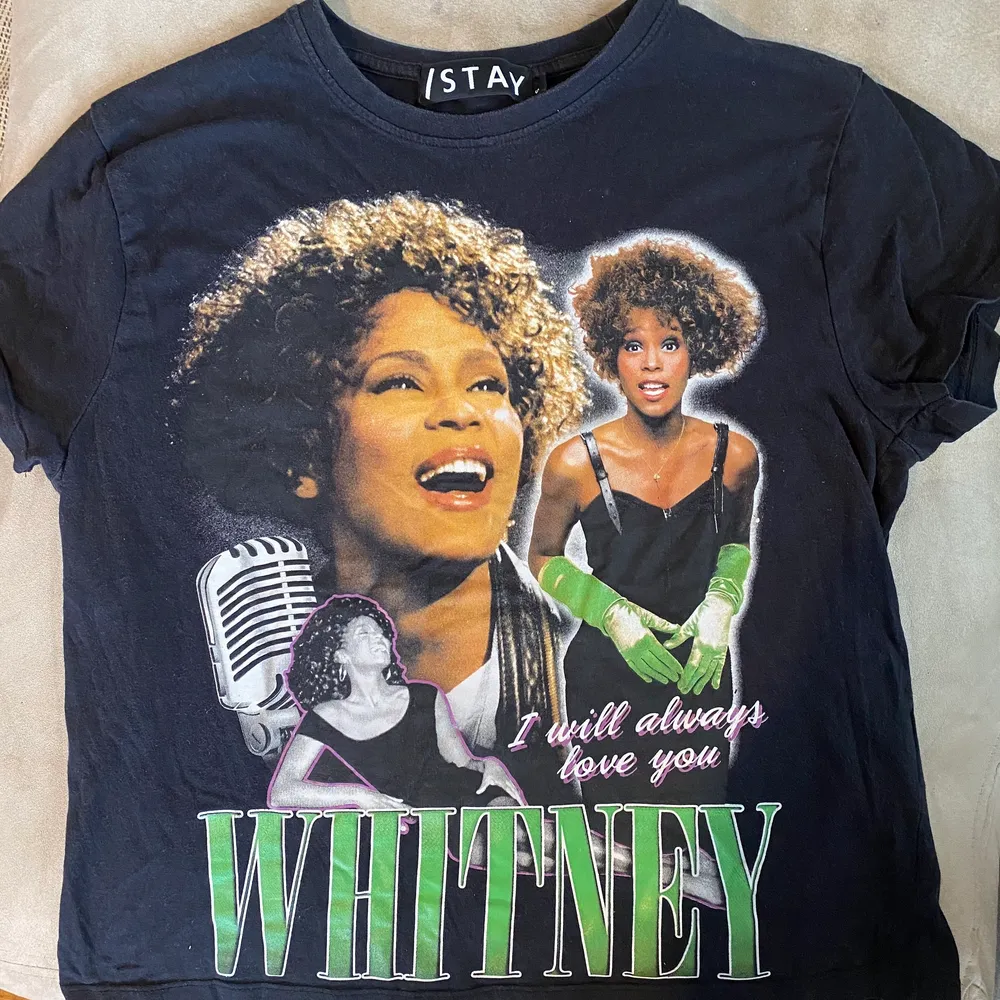 Whitney Houston T-shirt från Carlings i strl S💚. T-shirts.