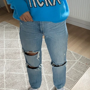 Zara jeans  - Jätte snygga zara jeans , som nu mera inte finns kvar i butik! Dom är i ett jätte bra skick och är använda ett få tal gånger!