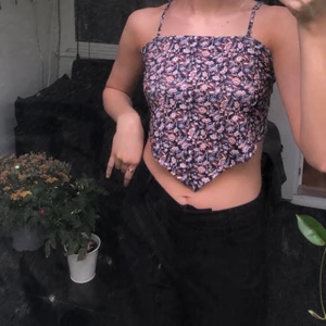 Jättefin topp - Använd endast en gång, den passar de flesta storlekar då den är töjbar och man knyter den där bak! 