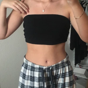 Svart topp storlek M - Väldigt fin med tyvärr för stor för mig 