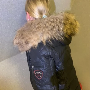 Rockandblue jacka (s.38) - Hej! Jag säljer min Rockandblur vinter jacka, jag säljer den för 800kr. Jackan har äkta päls. Den är i storlek 38.                    Skriv om du undrar över något eller vill ha mer bilder. 