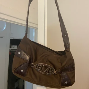 Väska - En gulli liten väska i brunt. Inga defekter. Skriv om du har några frågor! 🌞