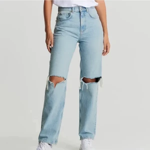 Jeans - Säljer dessa super fina jeans från Gina tricot, köpta för 600 men säljer för 250🤞🏼💞💞