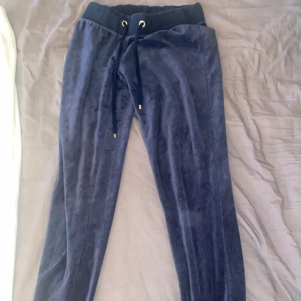 Dem väl kända cubus byxorna i två färger i strl s❤️. Jeans & Byxor.
