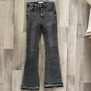 Jeans från Demin Gold, stl 38 - Nästintill helt nya jeans från Demin Gold, stl 38.