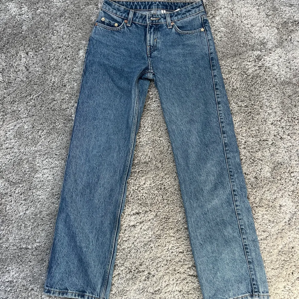 Säljer mina arrow jeans i färgen Harper Blue, andvänt ett fåtal gånger pga för små.                                                                         + Köparen står för frakten. Jeans & Byxor.