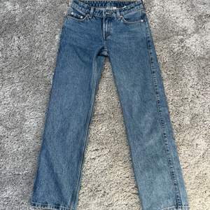 Säljer mina arrow jeans i färgen Harper Blue, andvänt ett fåtal gånger pga för små.                                                                         + Köparen står för frakten