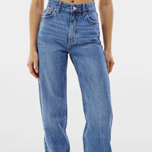 Straight leg jeans i storlek 38, aldrig använt de. Köpte de för 359 kr, men säljer för 200 kr.