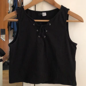 Svart topp  - Svart topp, använd 2-3 ggr🌸