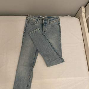 Säljer desss jeans då de är för små från Calvin Klein st  W25/ L30