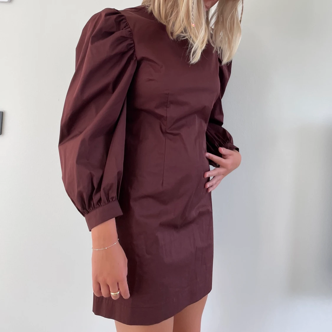 Klänning med puffärm - 91