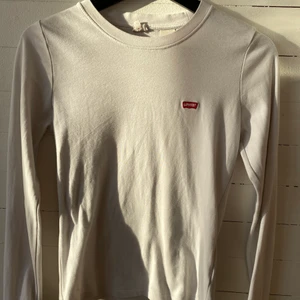 Levis tröja  - Storlek s tvättad två gånger 