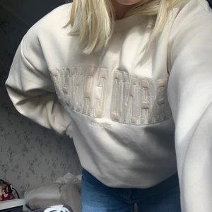 SWEATSHIRT  - Sweatshirt från GinaTricot med texten GRAND CANYON. Så himla cool och trendig. Perfekt oversized look. Träjan är i storlek XS. Sjukt fräsch tröja!! Använd en gång