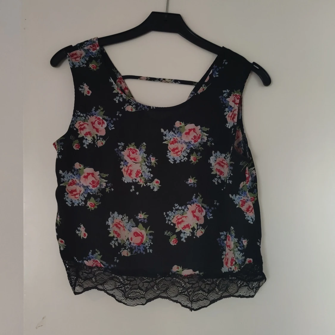 Söt blommig tröja  - 90