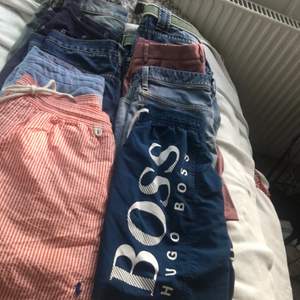 7st shorts/badkläder smal och medium storlekar. Hugo Boss badkläderna är barn storlek. Jeans och tyg material. Zara, h&m, Boss och Polo märker.
