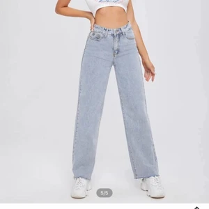 Jeans högmidjade - Dessa skitnsygga jeans Passade tyvärr inte mig. Skriv om du är intresserad så kommer vi överens om ett pris!