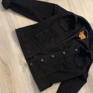 Jeans jacka  - Aldrig använd, storlek 38, skriv för mer bilder💞