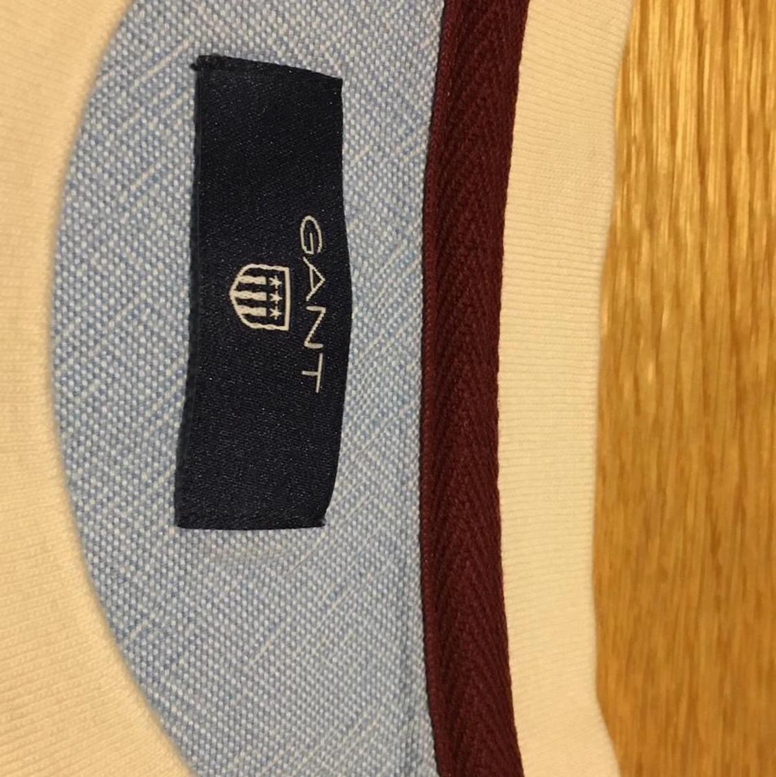 Krämvit GANT tröja - 90