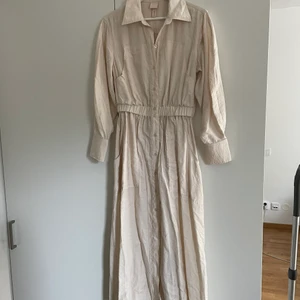 H&M Trend - Säljer en klänning från H&M, storlek XS
