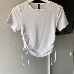 Topp - Superfin topp men knappt använd tyvärr, frakt tillkommer🤍