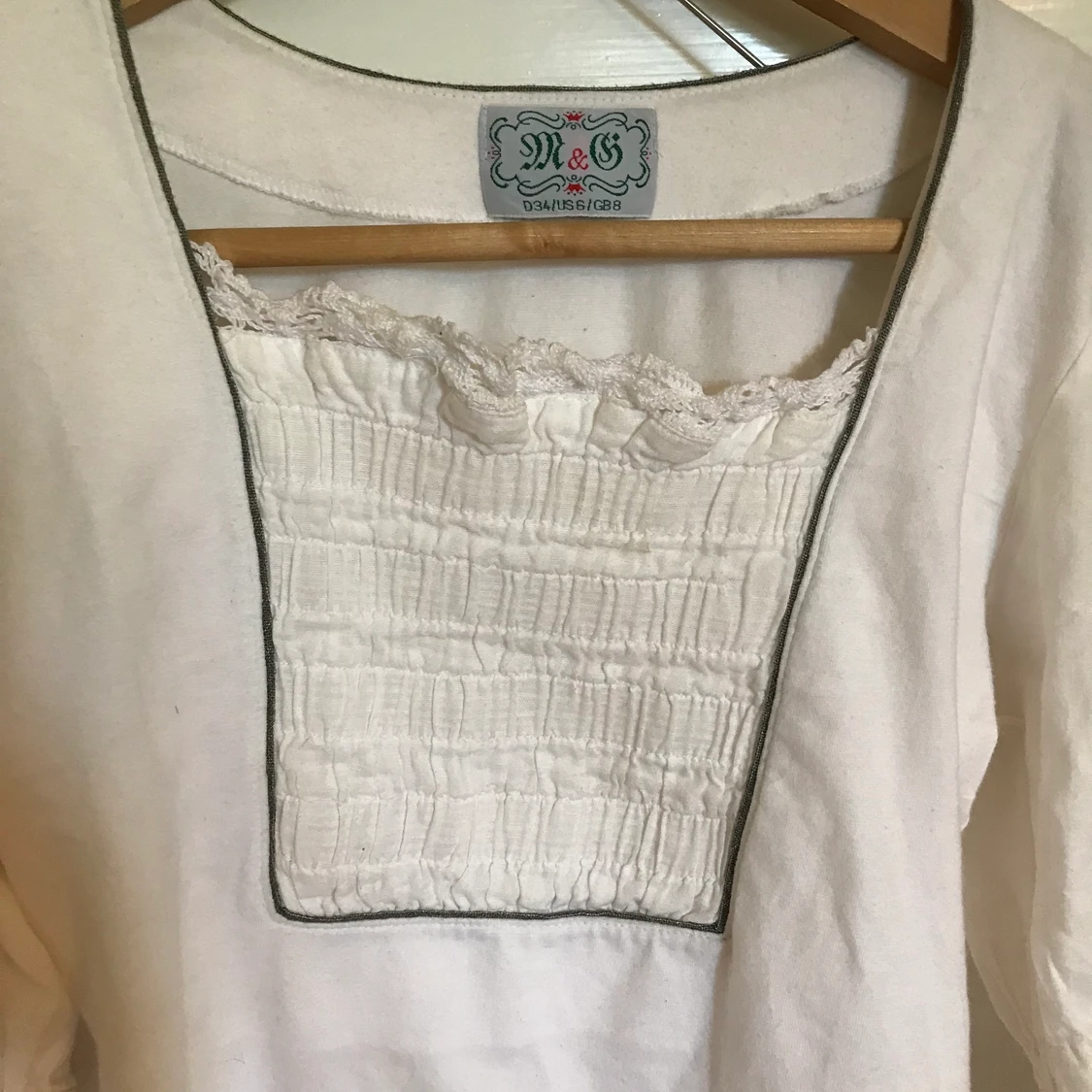 Blus med puffärmar🤍 - 90