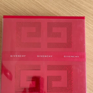 Givenchy  l’interdit giftset  - Giftset I got for my birthday! unused. new price would be 1000sek