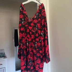 Jumpsuit Gina tricot  - Jumpsuit str 42 Gina tricot använd 1 gång 