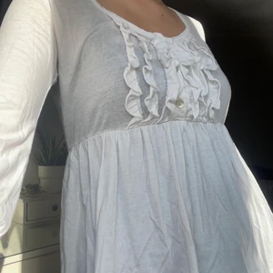 Odd Molly blus  - En blus från märket odd Molly. Stretchigt och tunt tyg, storlek S. Använd. Köpare står för frakt! <3 fortfarande till salu, du kan få den för billigare!