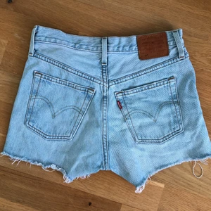 levi’s 501 shorts - levi’s 501 jeansshorts i bra skick!💗