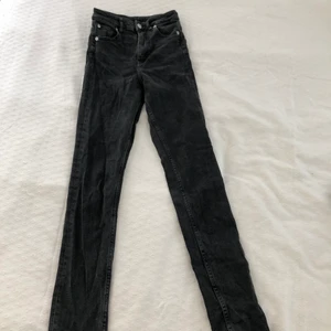 H&M jeans  - jeans i normalt skick