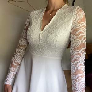 Superfin vit klänning från NLYone! Inga defekter🥰pris kan diskuteras
