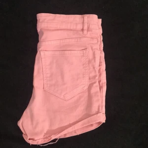 Rosa shorts  - Endast använd några få ggr 